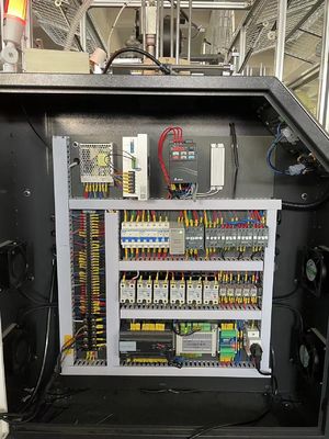 0.5-0.8MPaのガス源と150-350 GSM紙仕様を持つ消費紙カップ形成機械