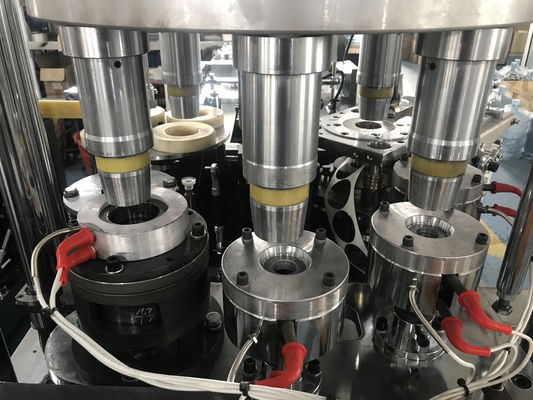 高速で完全に自動的な紙カップ製造機械 ドバイ 外部サイズ 2130mm*1350mm*1900mm
