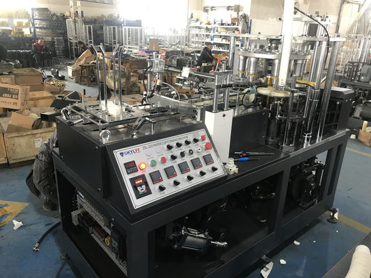 パキスタンで完全に自動的な紙カップ製造機械 OEM ODM カスタマイズ 65-85pcs/Min